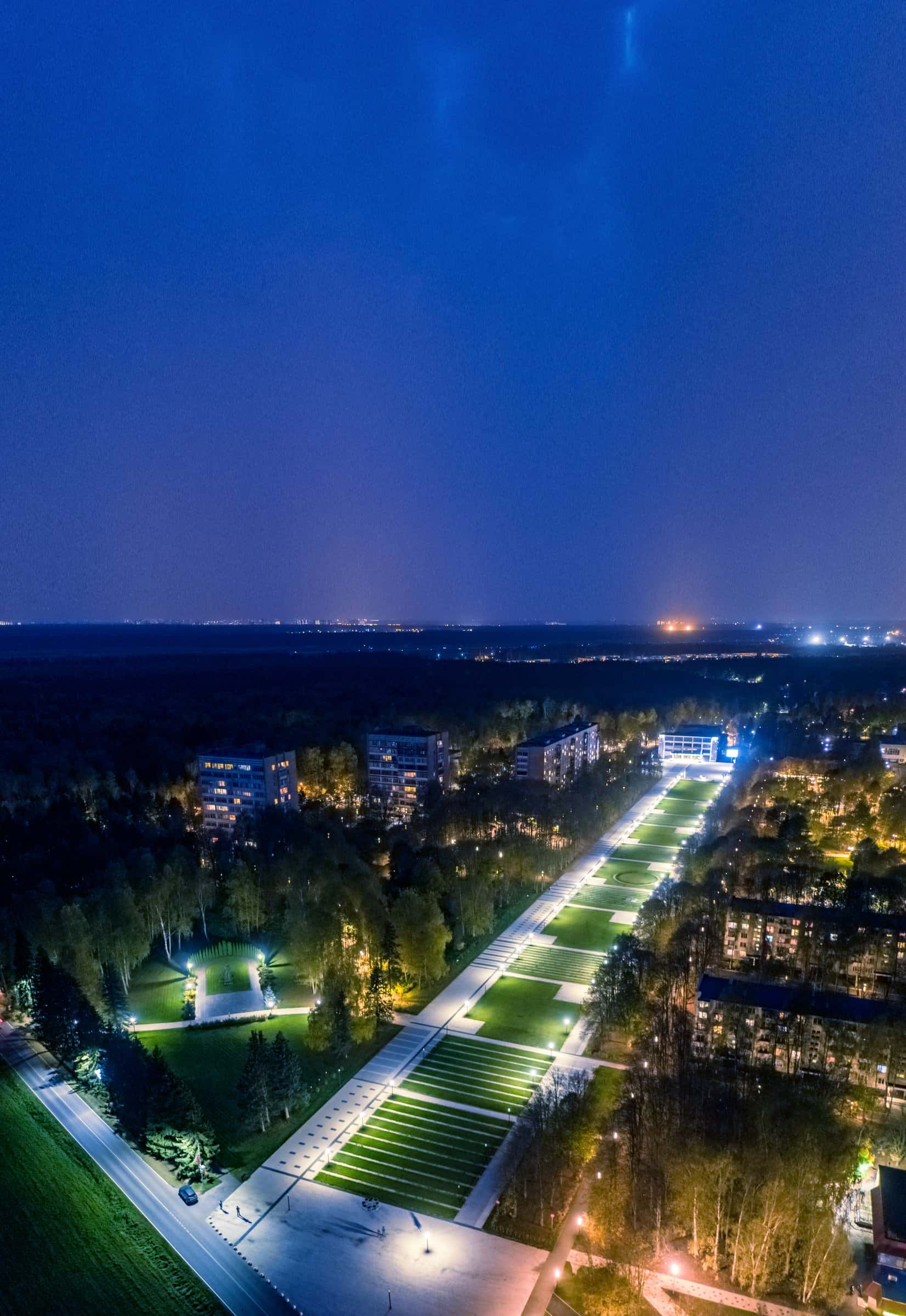 Общественное пространство перед Домом Космонавтов — фото 3